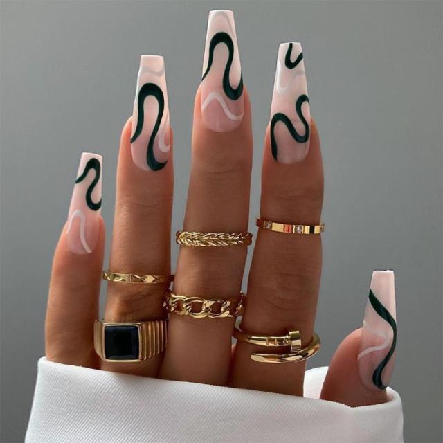24pcs/set Long Stiletto Fake Nails Punk Snake Pattern Black White Matte False Nails Artificial Full Nail Tips Manicure Tools