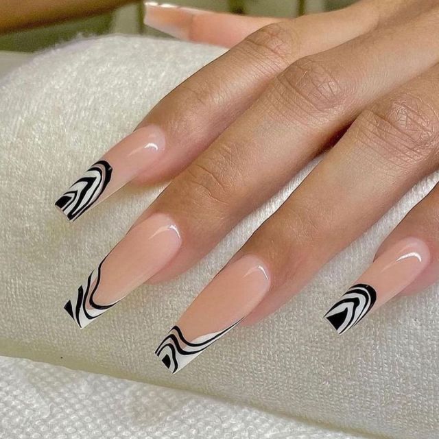 24pcs/set Long Stiletto Fake Nails Punk Snake Pattern Black White Matte False Nails Artificial Full Nail Tips Manicure Tools