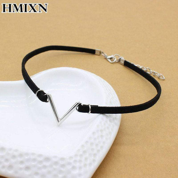 Simple vintage V Letter shape Choker Necklace Korean Style Hollow Black rope Velvet Collar leather collier femme chocker jewelry AExp