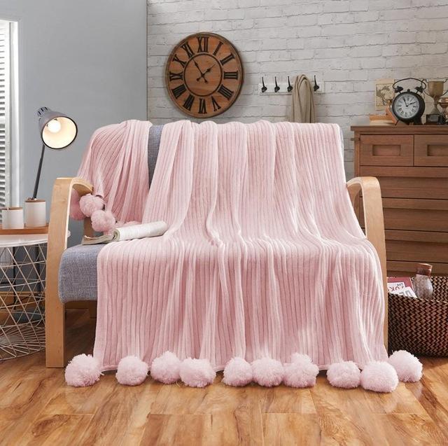 Super Soft Comfortable Cotton Knitted Throw Blanket with Pom Poms for Sofa/Bedding/Couch Cover